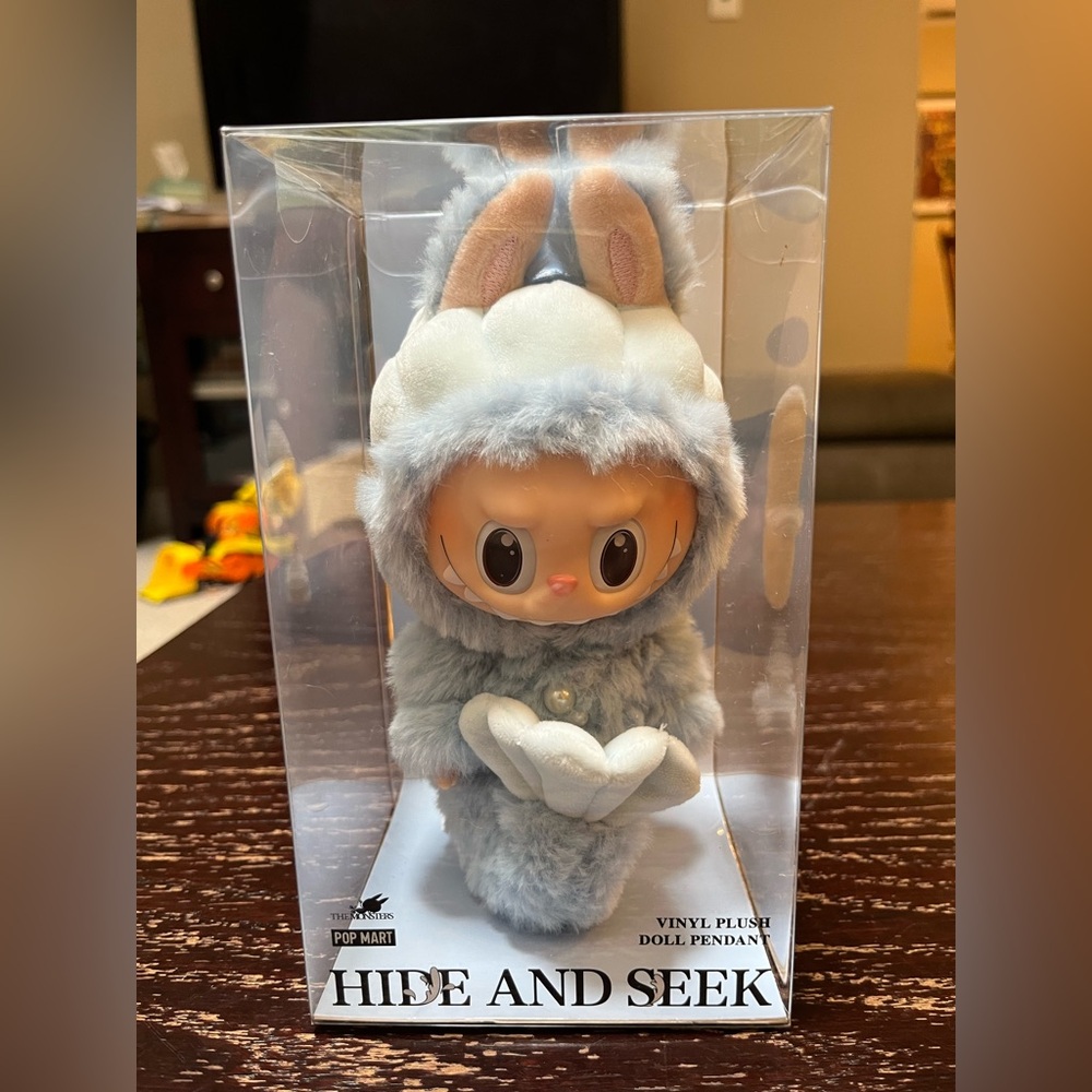 Hide and Seek labubu - Singapore exclusive 100 % authentic